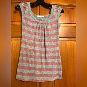 EUC Womens Medium Loose Fitting Tee